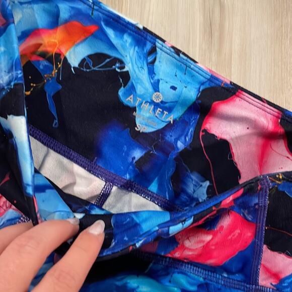 Athleta multicolor Capri leggings blue and pink size small - Picture 4 of 6